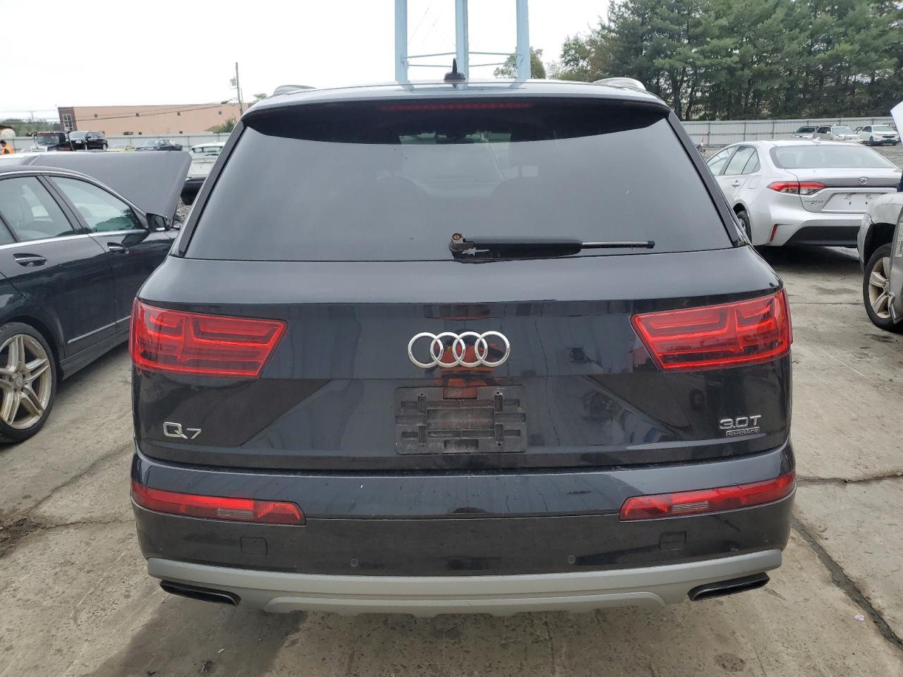 WA1LAAF73HD035604 2017 Audi Q7 Premium Plus