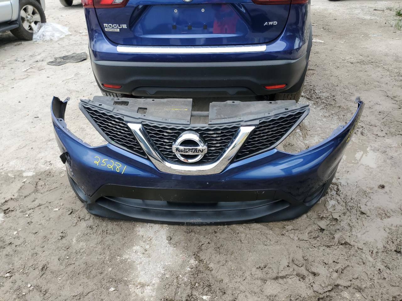 JN1BJ1CR2JW203205 2018 Nissan Rogue Sport S