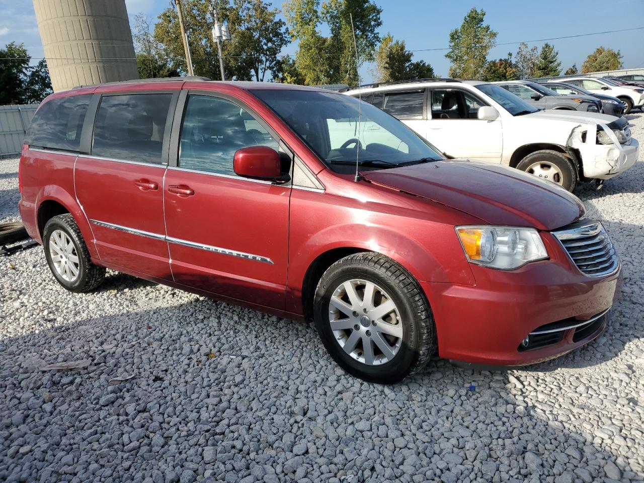 2014 Chrysler Town & Country - Image 4