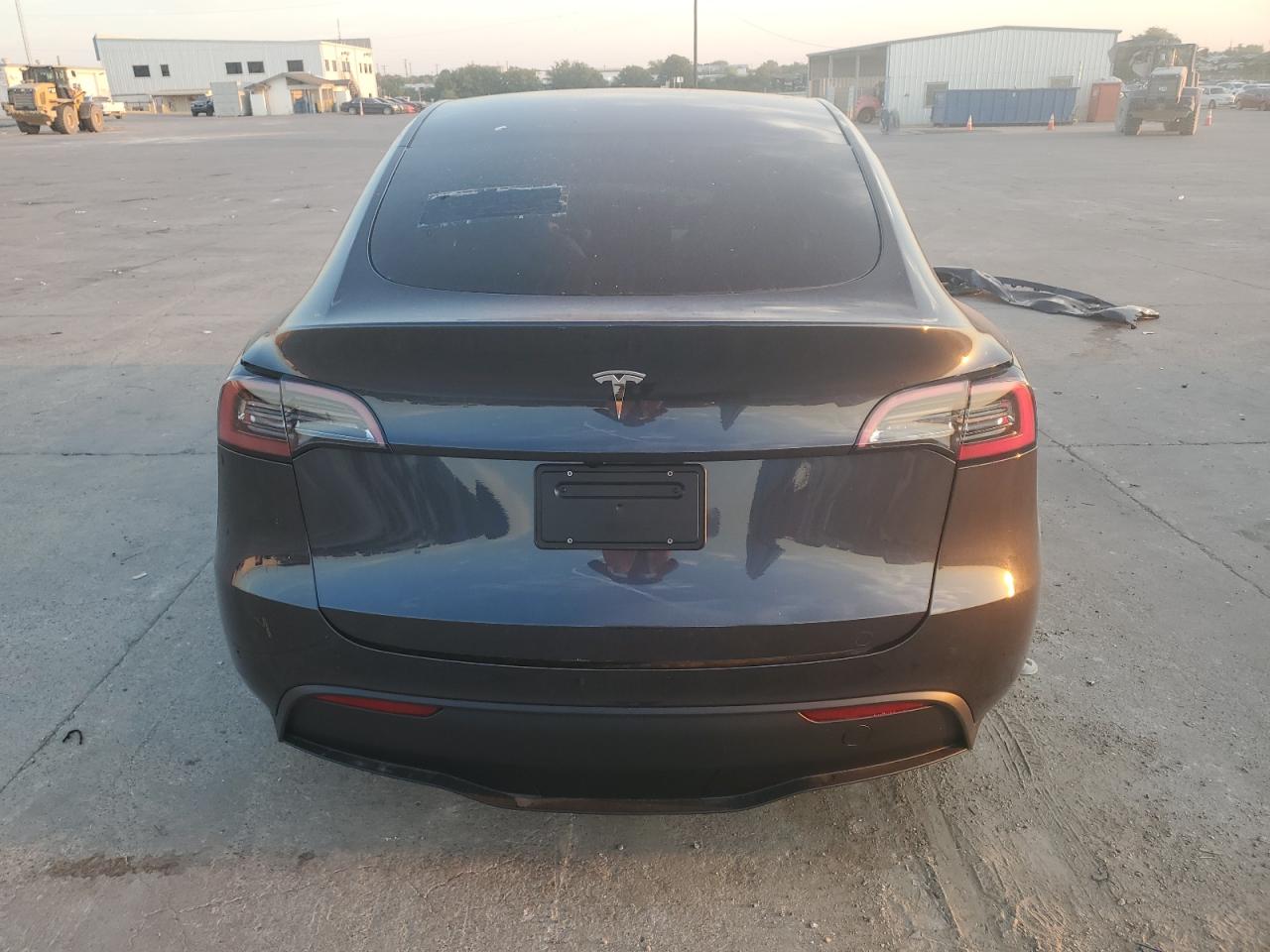 7SAYGDED2RA322753 2024 Tesla Model Y