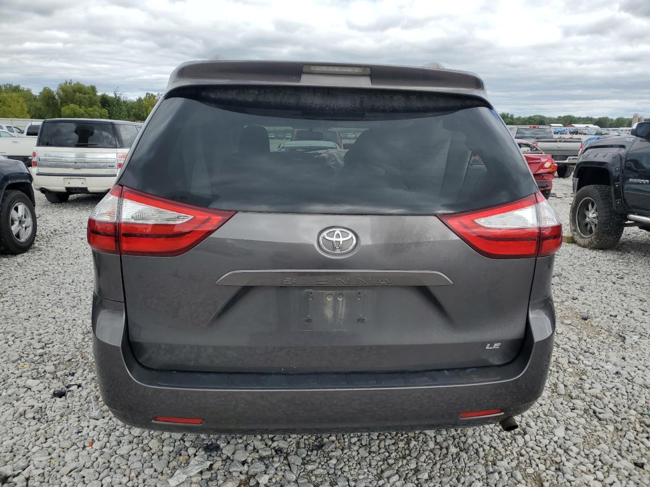5TDKZ3DC7HS877923 2017 Toyota Sienna Le