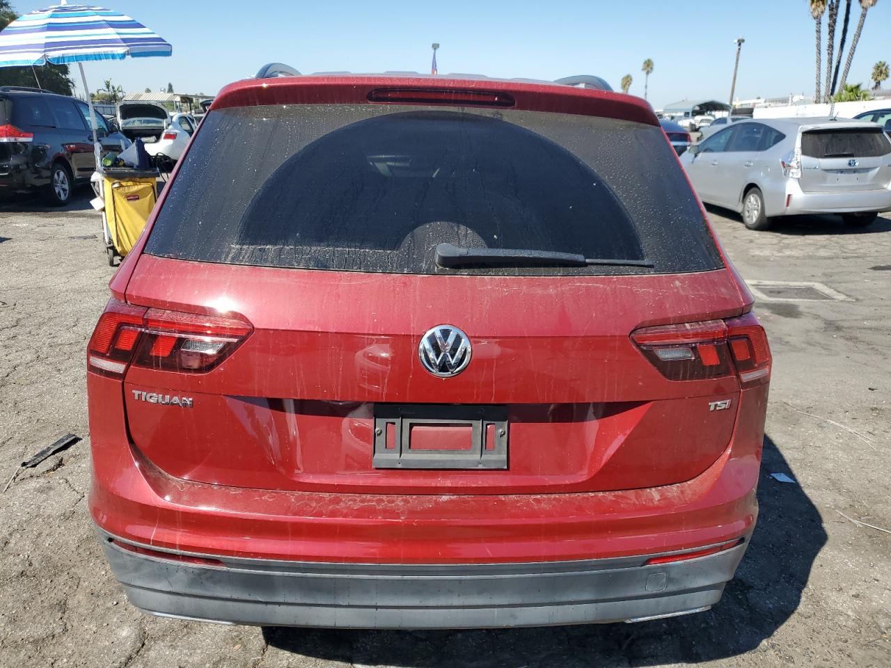 3VV1B7AX2JM013478 2018 Volkswagen Tiguan S