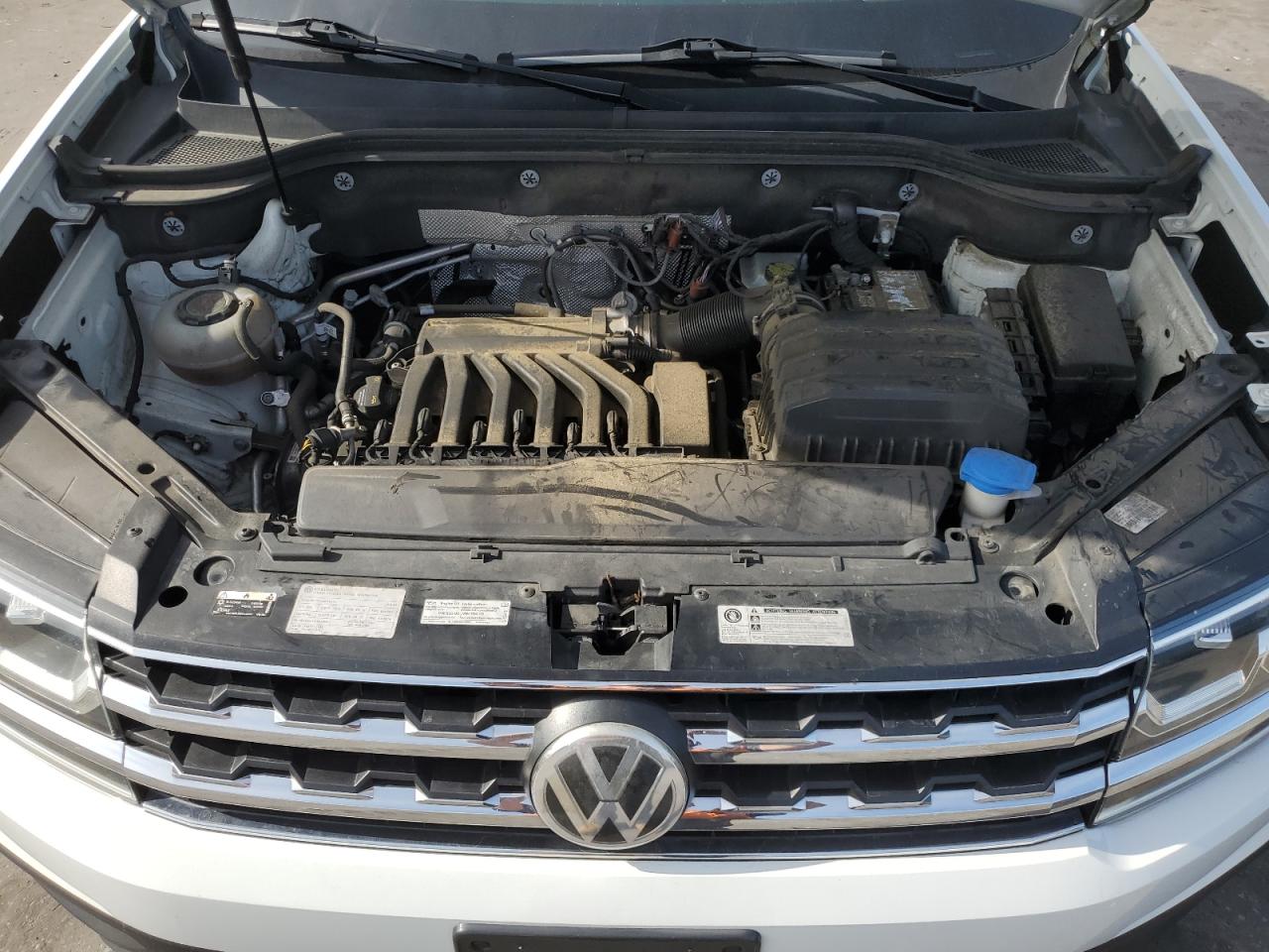 1V2DR2CA8JC524857 2018 Volkswagen Atlas Se