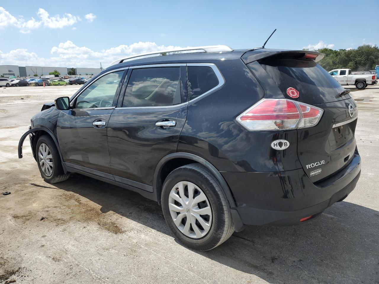 2016 Nissan Rogue - Image 2