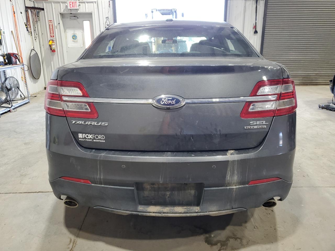 1FAHP2E86JG115077 2018 Ford Taurus Sel