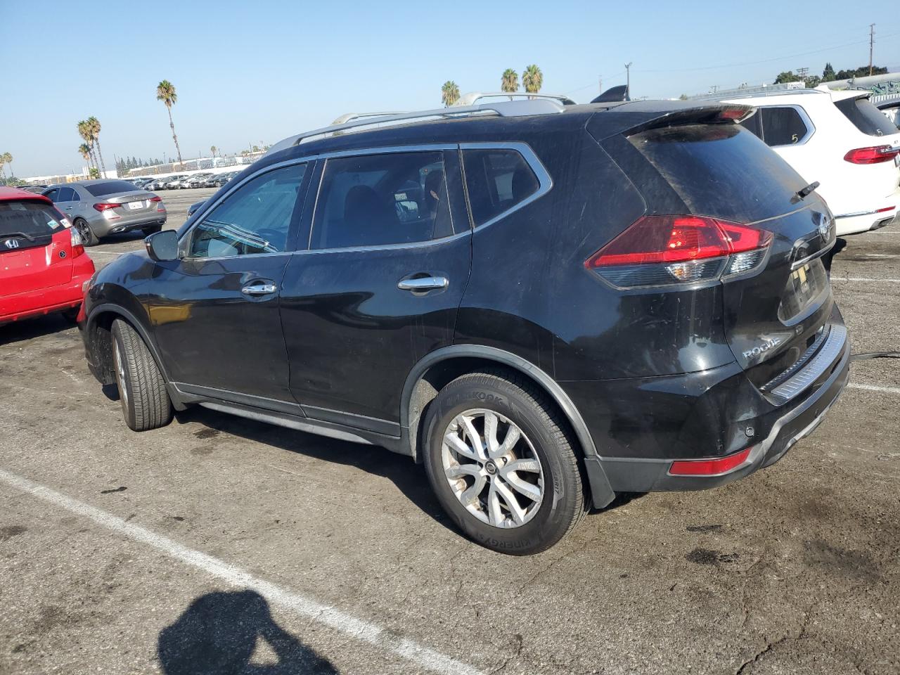 JN8AT2MT9KW261417 2019 NISSAN ROGUE - Image 2