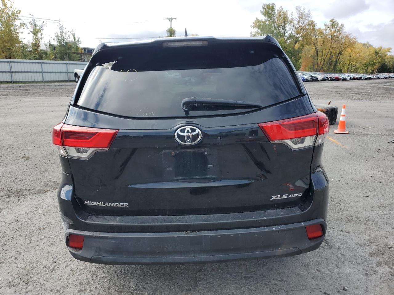 VIN 5TDJZRFH1JS882130 2018 TOYOTA HIGHLANDER no.6