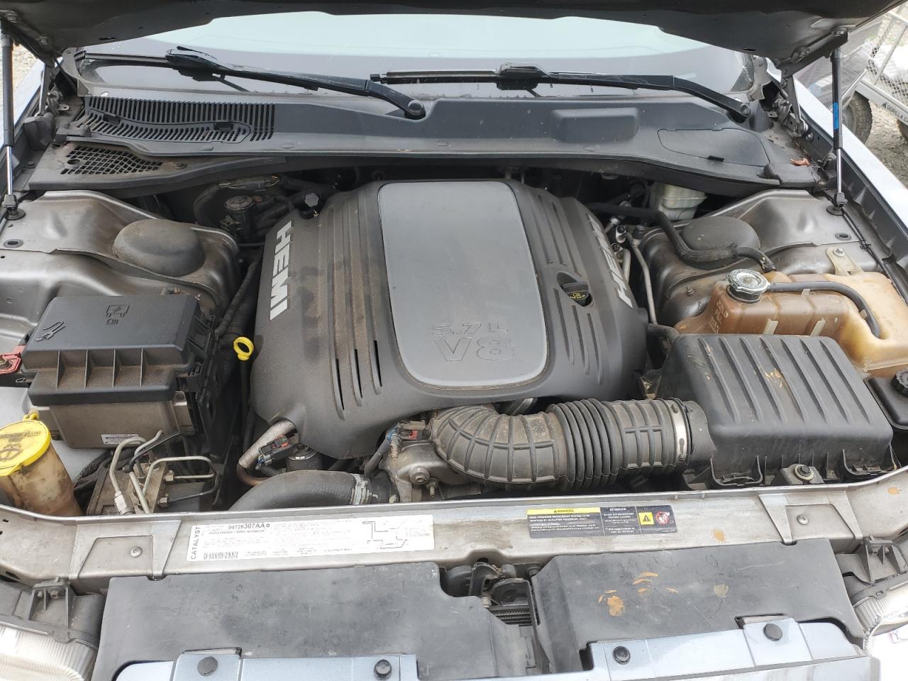 2006 Chrysler 300 - Image 11