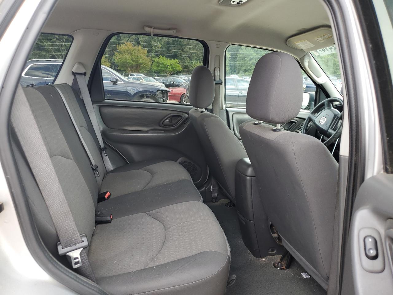 2006 Mazda Tribute - Image 11