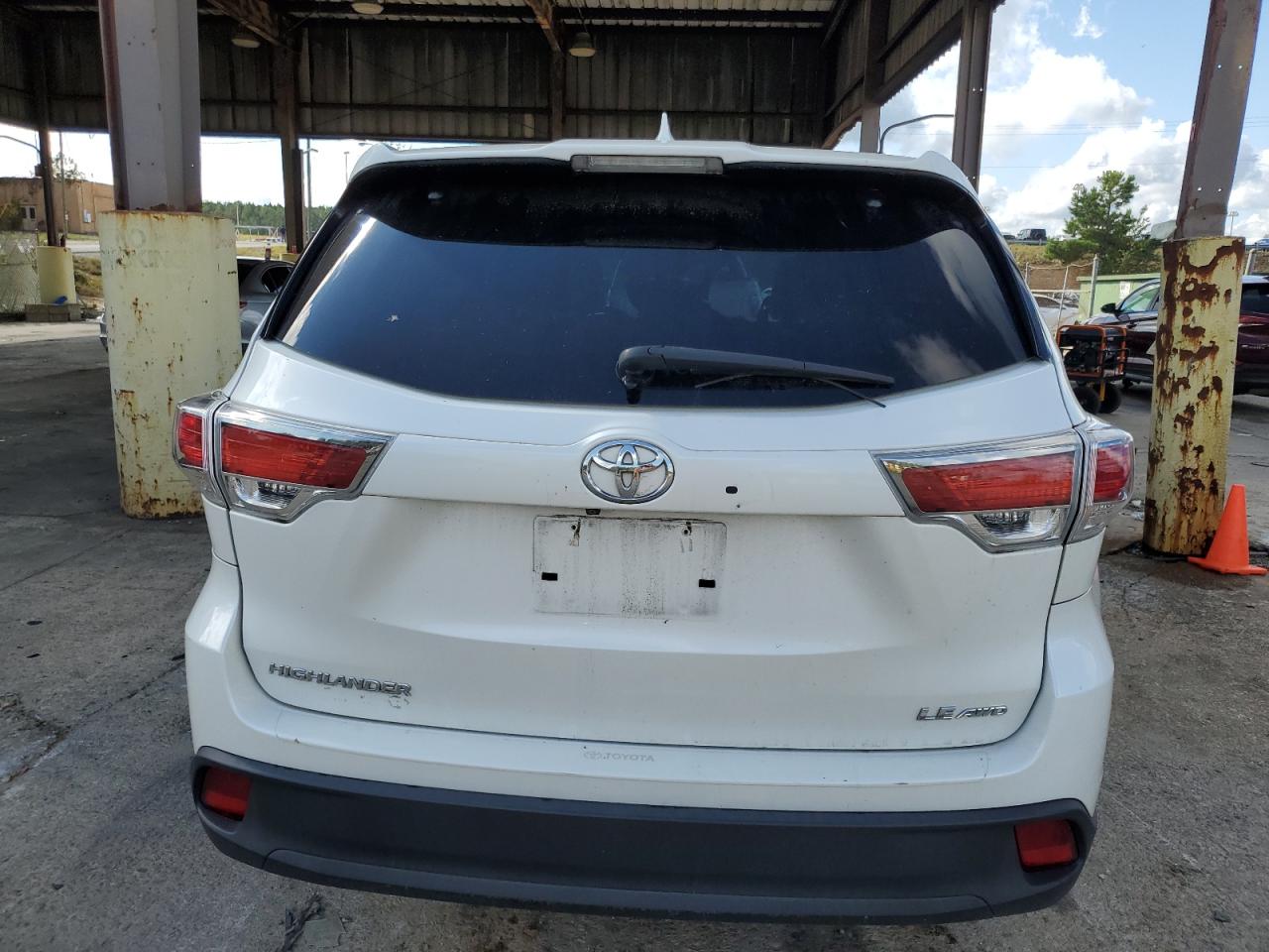 5TDBKRFH9FS147640 2015 Toyota Highlander Le