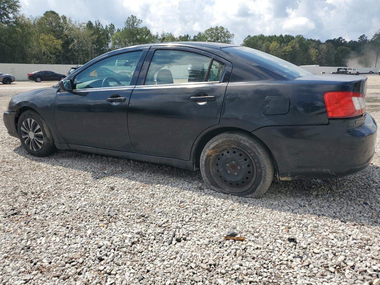 2011 Mitsubishi Galant - Image 2