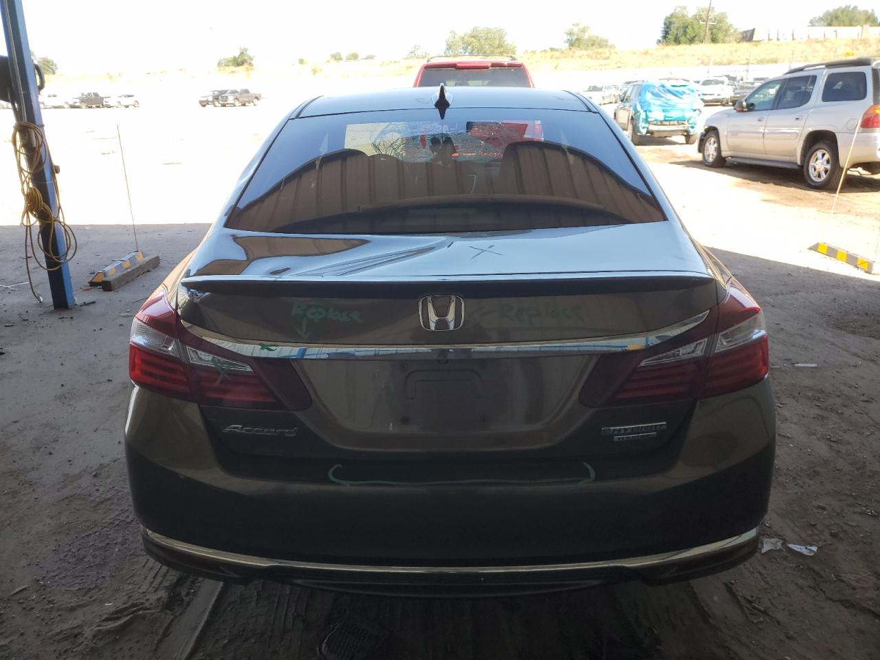 JHMCR6F71HC004951 2017 Honda Accord Touring Hybrid