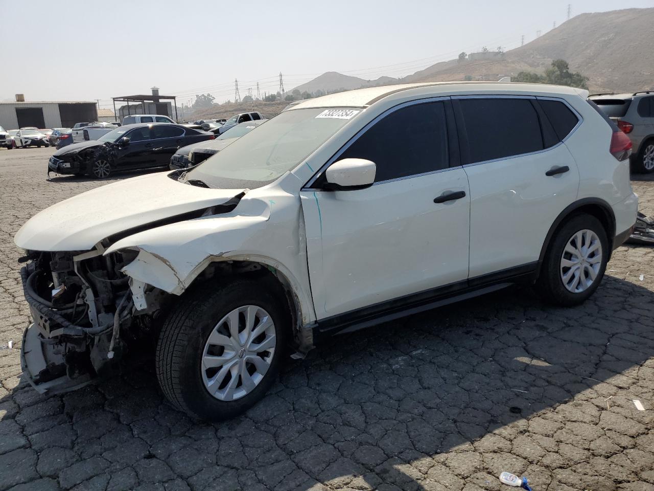 5N1AT2MT2HC795327 2017 NISSAN ROGUE - Image 1