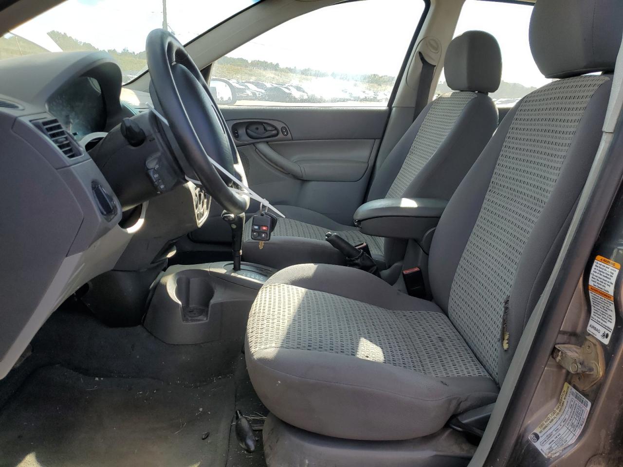1FAHP34N25W115683 2005 Ford Focus Zx4