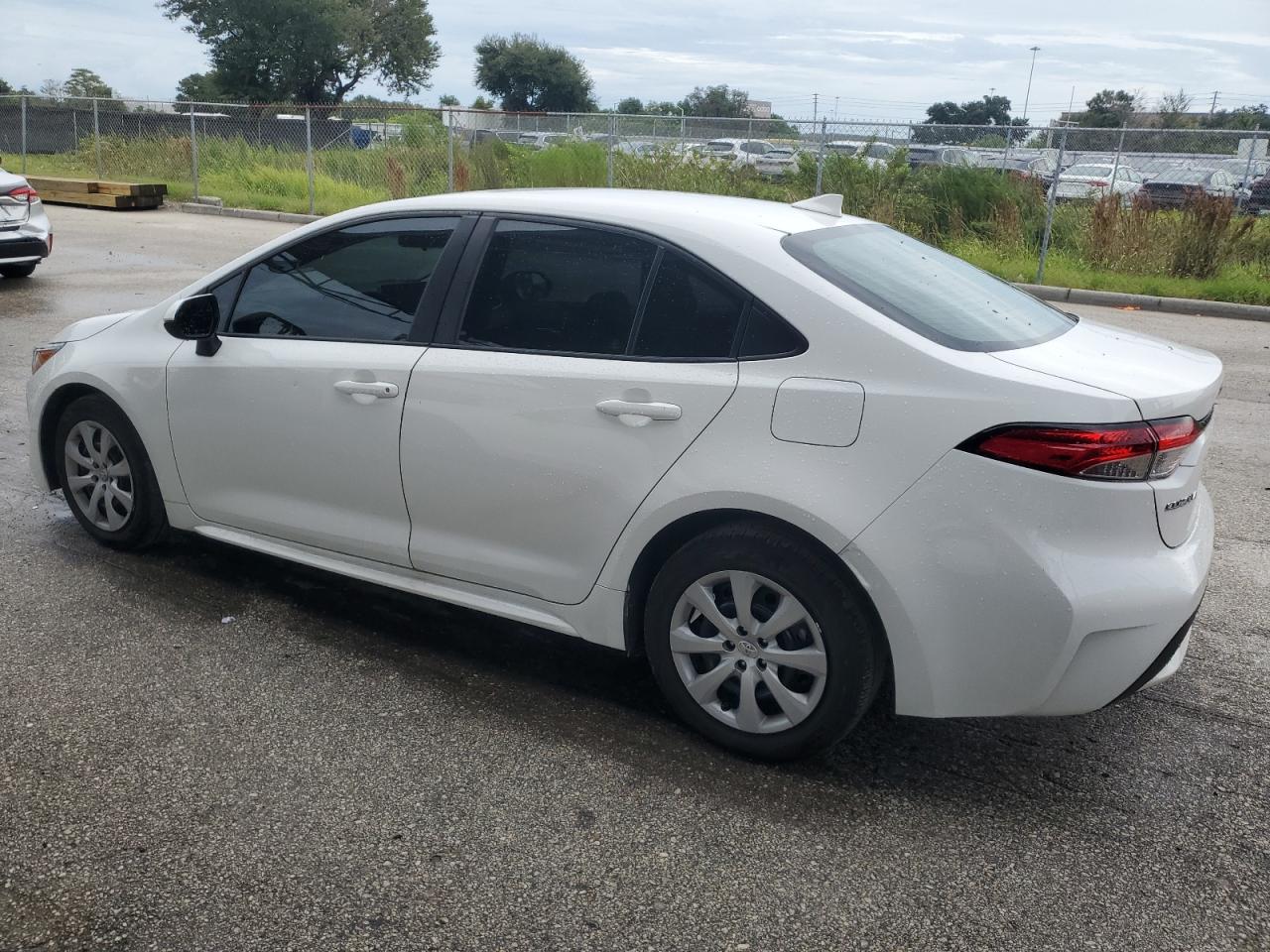 5YFEPMAE4MP245687 2021 TOYOTA COROLLA - Image 2