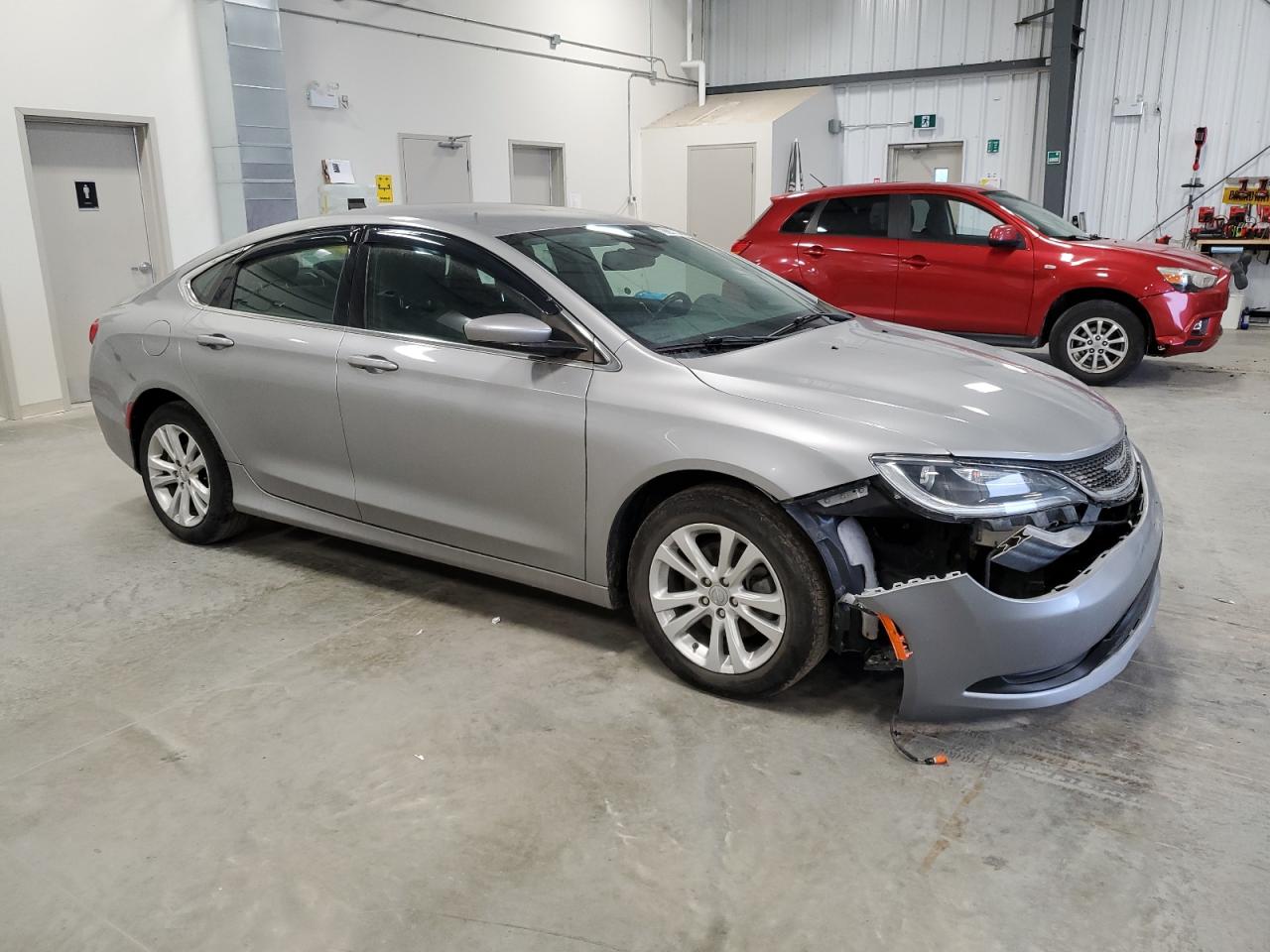 2016 Chrysler 200 - Image 4