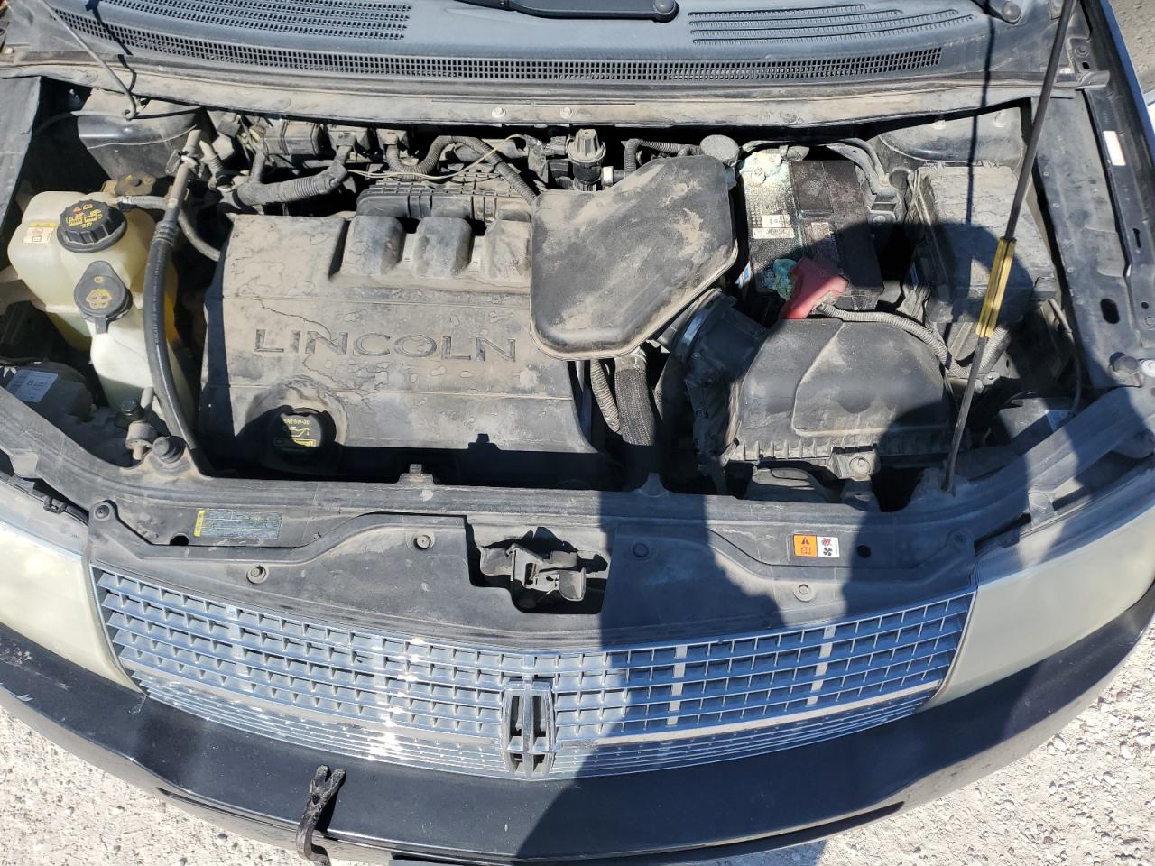 2010 Lincoln MKX - Image 12