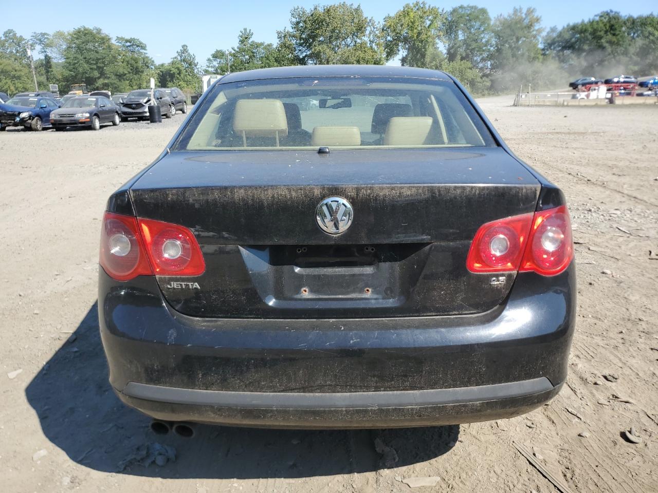 2005 Volkswagen New Jetta 2.5L Option Package 1 VIN: 3VWSF71K45M618021 Lot: 70456384