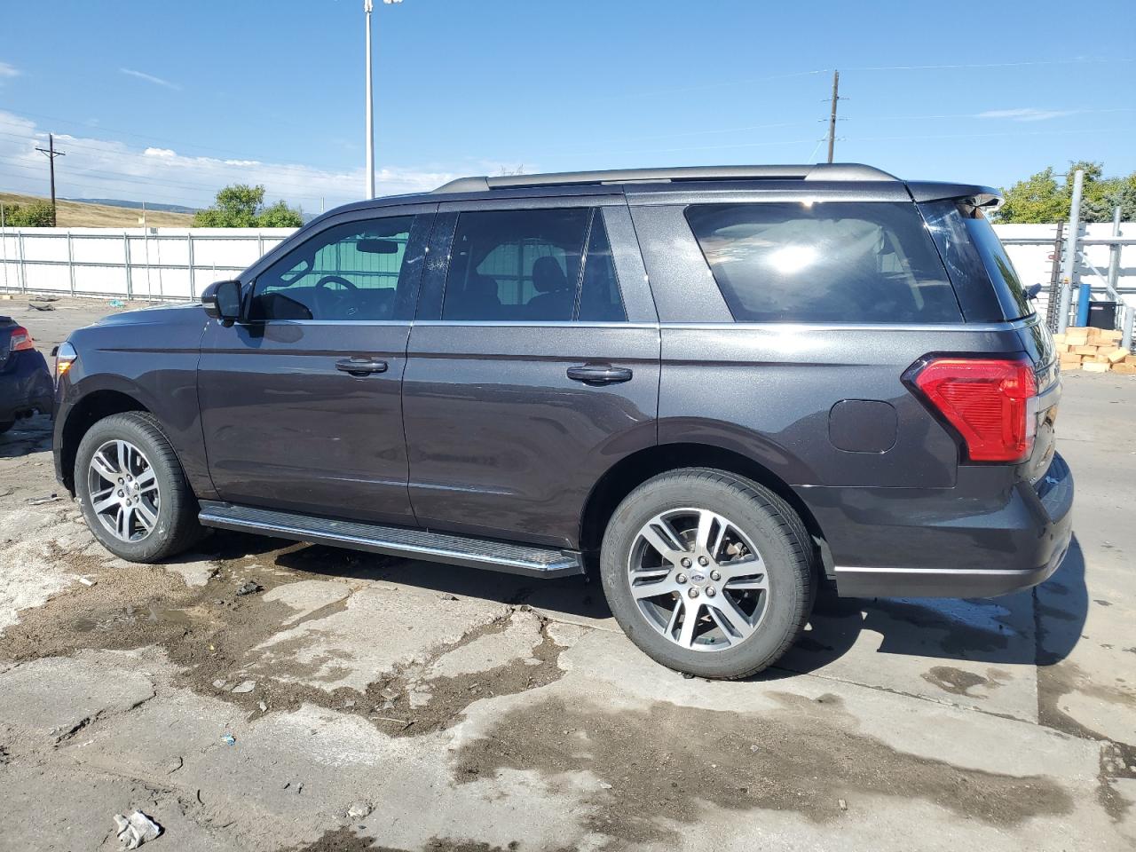 2023 Ford Expedition - Image 2