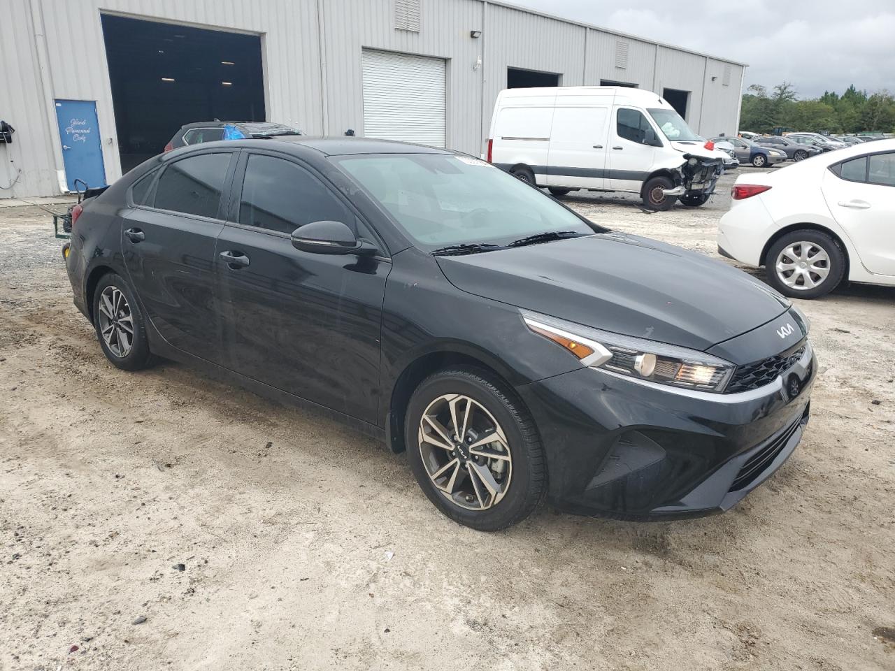 3KPF24AD8PE593783 Kia Forte LX 4