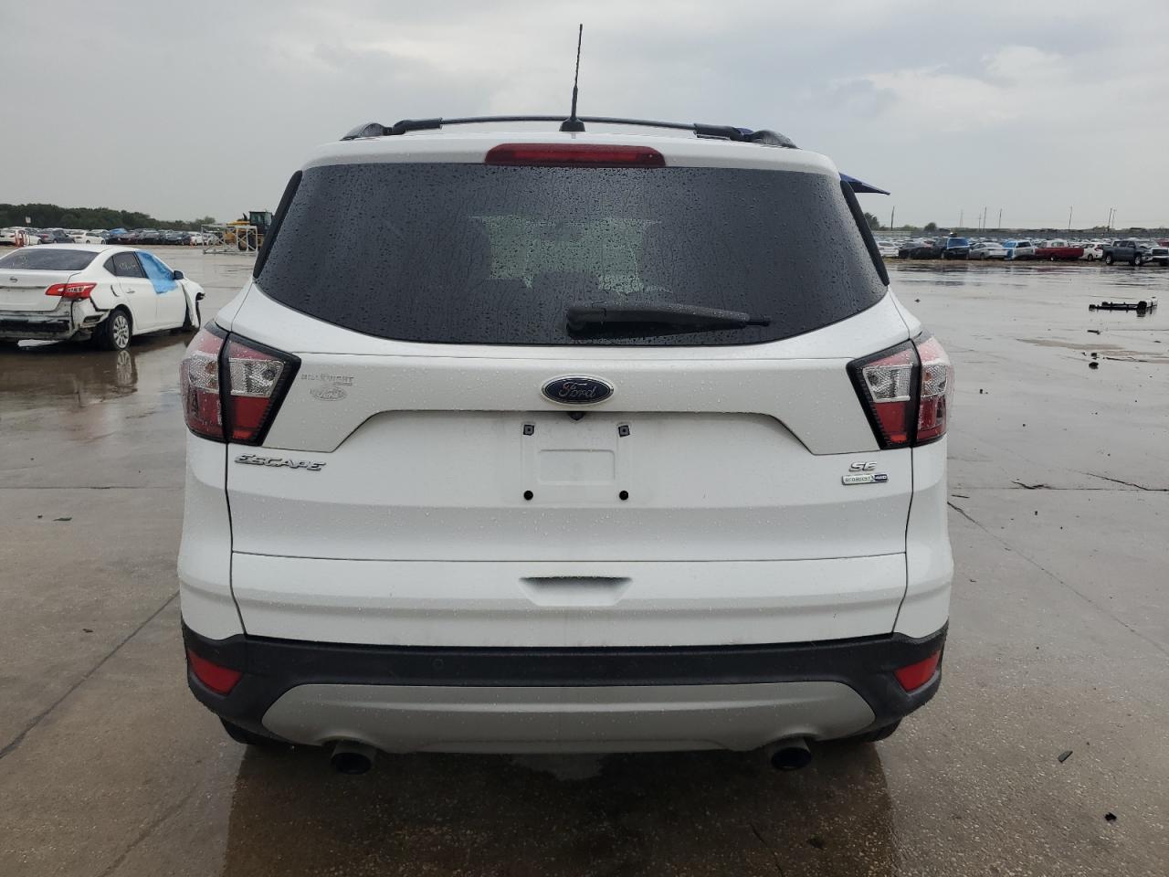 1FMCU9GD7JUC87082 2018 Ford Escape Se