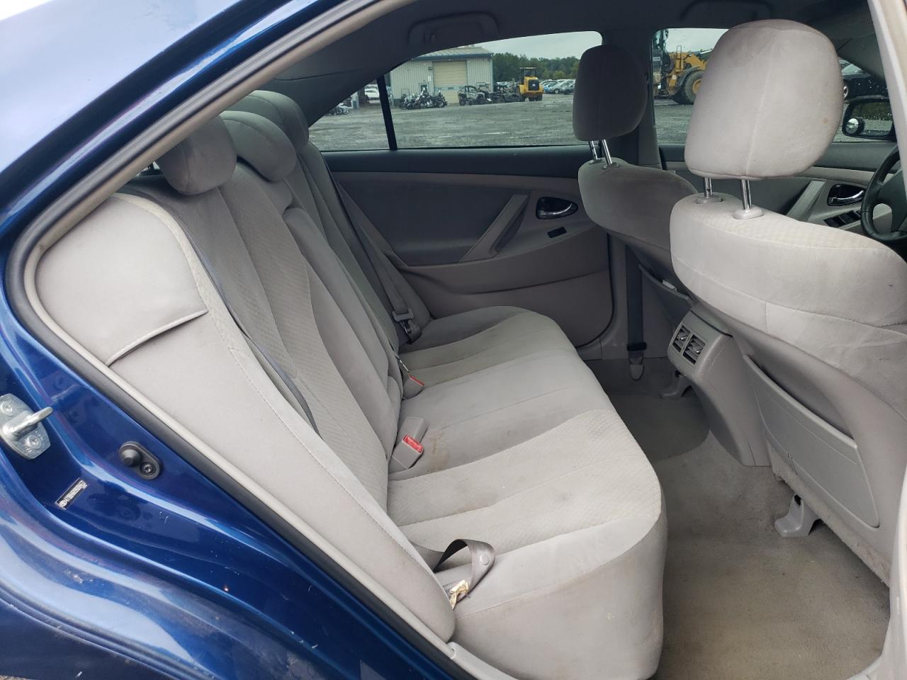 2009 Toyota Camry - Image 11