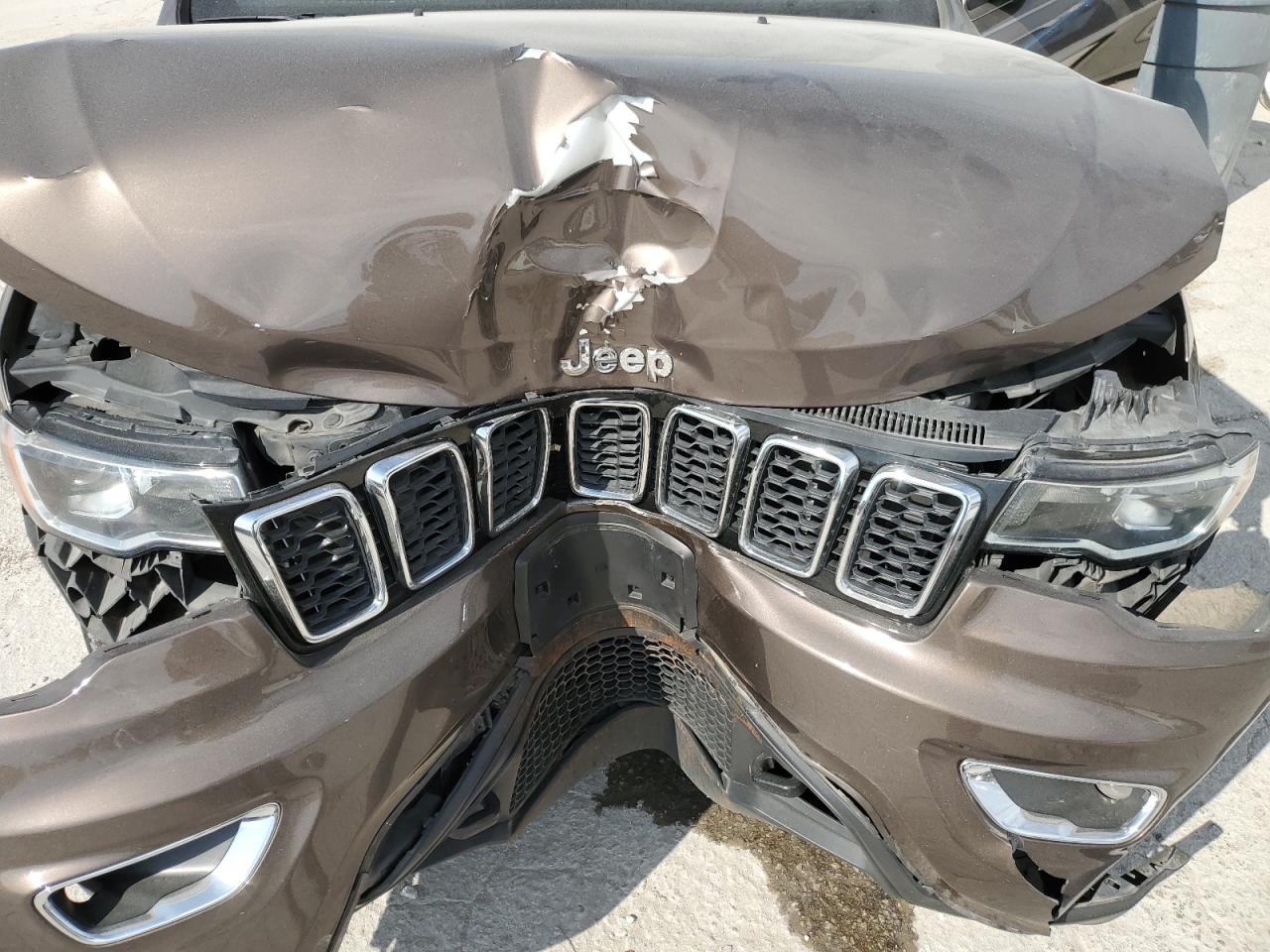 1C4RJFAG0HC811021 2017 Jeep Grand Cherokee Laredo