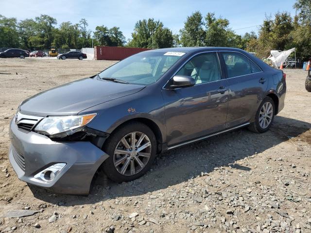 Седани TOYOTA CAMRY 2013 Сірий