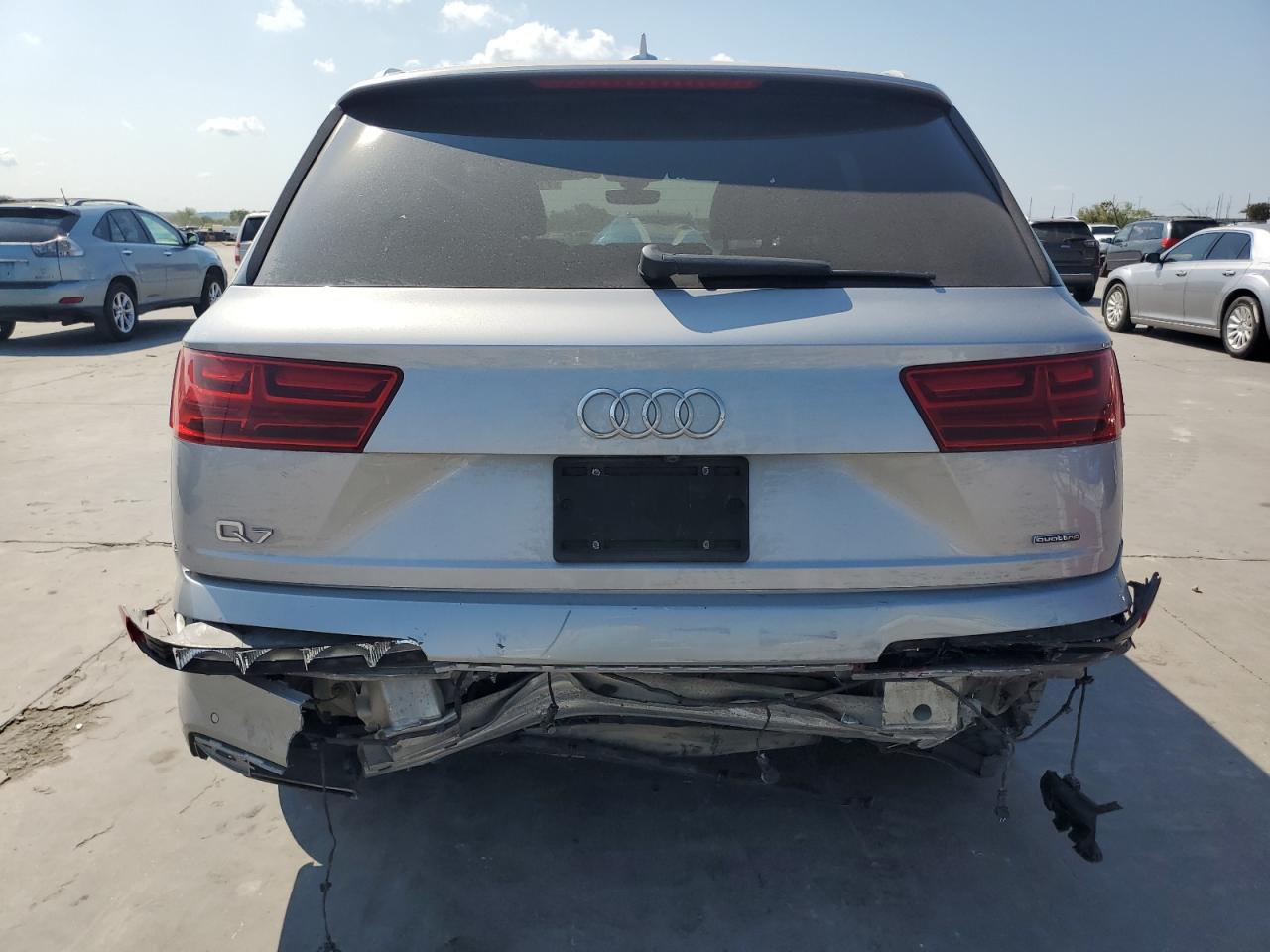 WA1LHAF71JD019015 2018 Audi Q7 Premium Plus