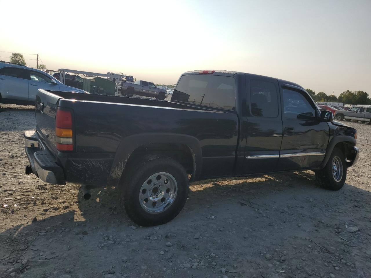 2005 GMC Sierra - Image 3