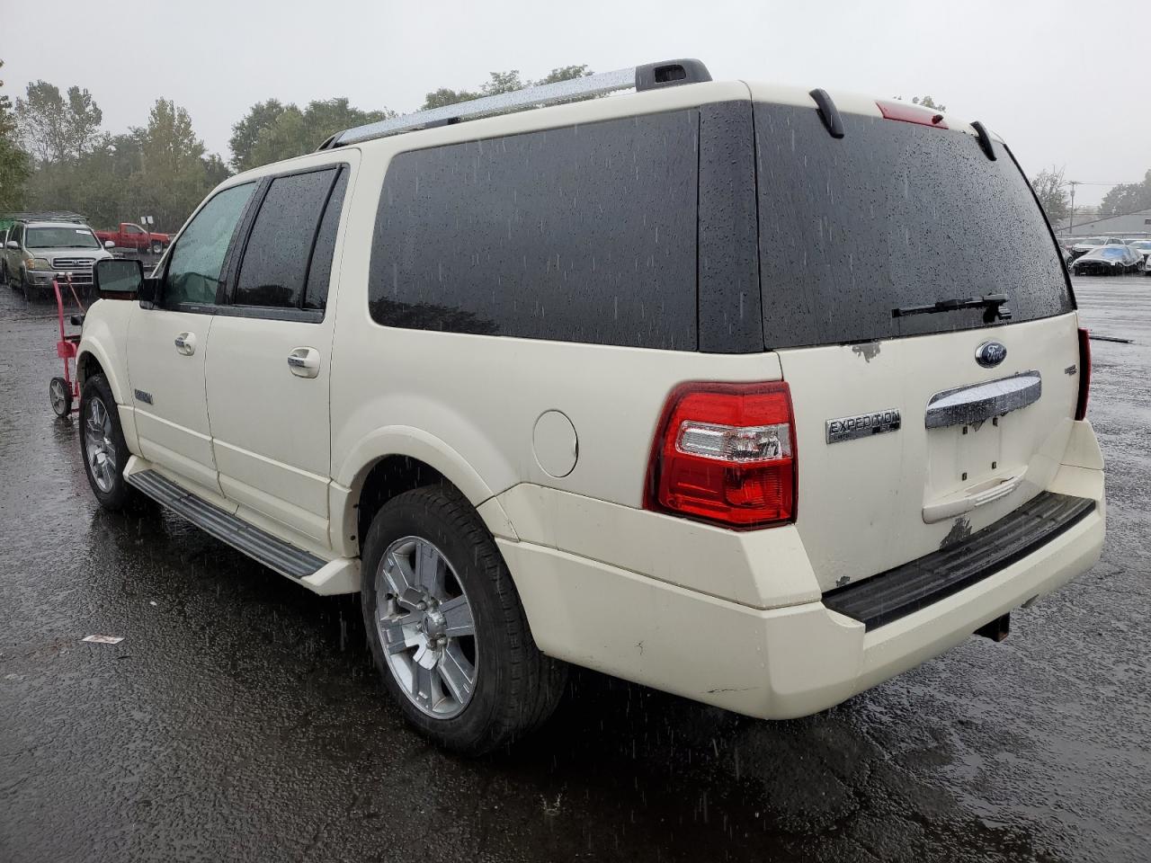 2007 Ford Expedition - Image 2