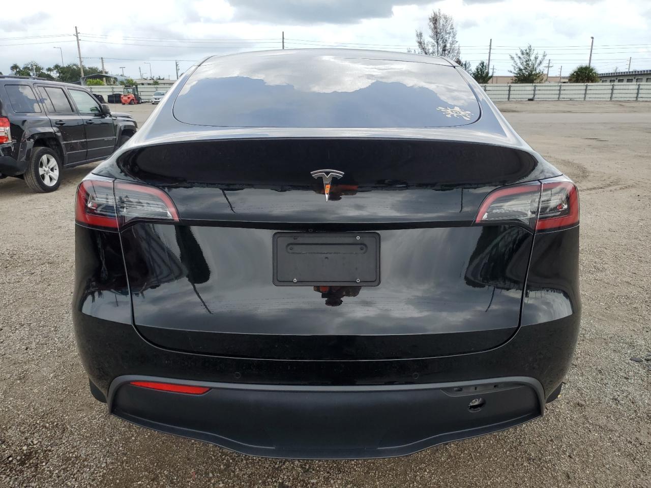 5YJYGAEE7MF249136 2021 Tesla Model Y