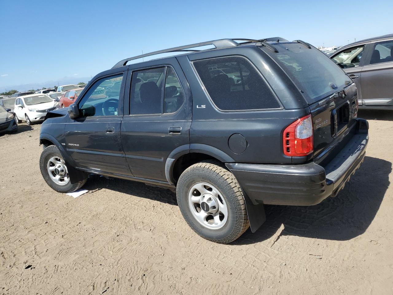 2001 Isuzu Rodeo - Image 2