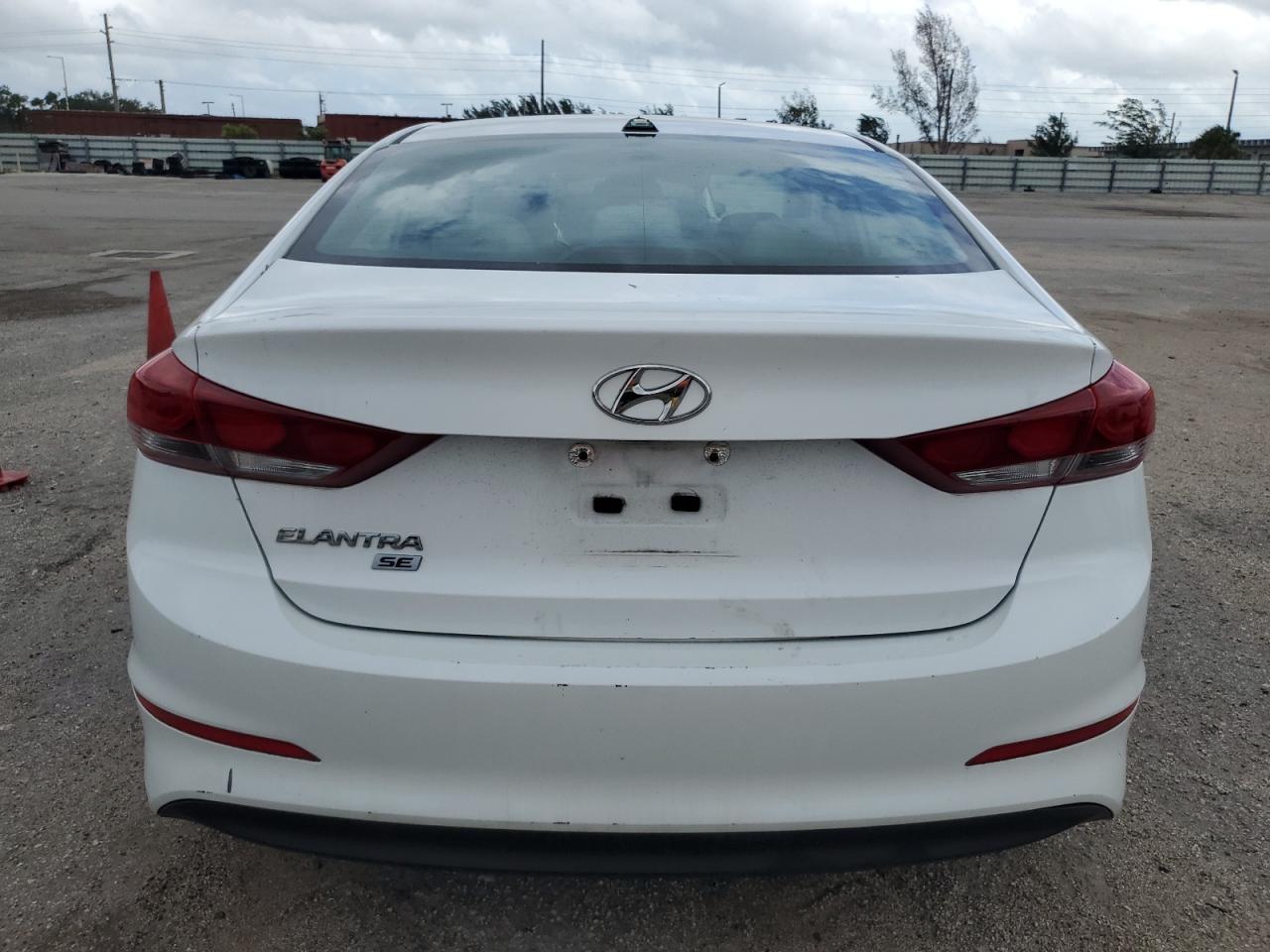 5NPD74LF8HH103184 2017 Hyundai Elantra Se