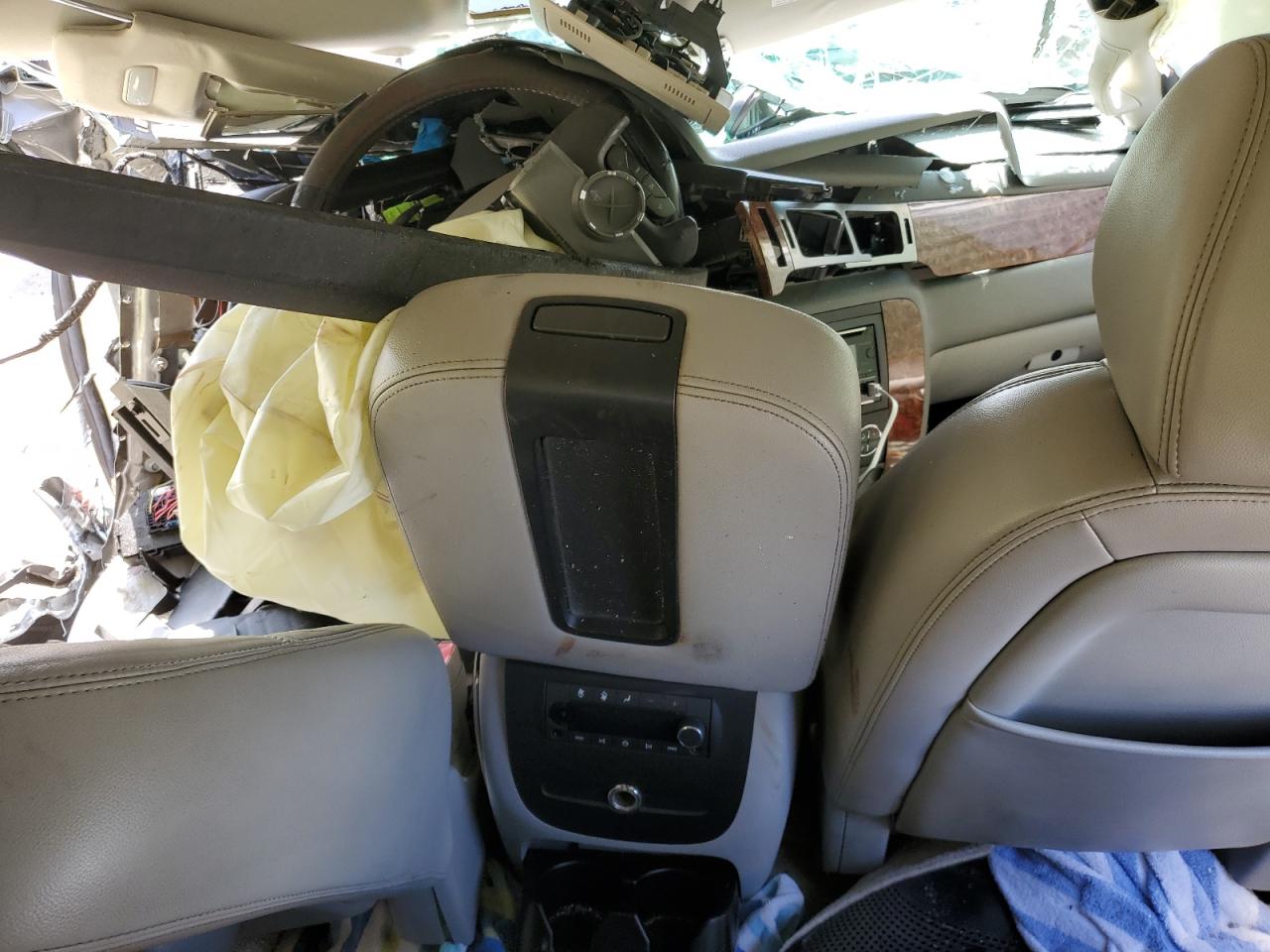 2007 Chevrolet Tahoe - Image 8