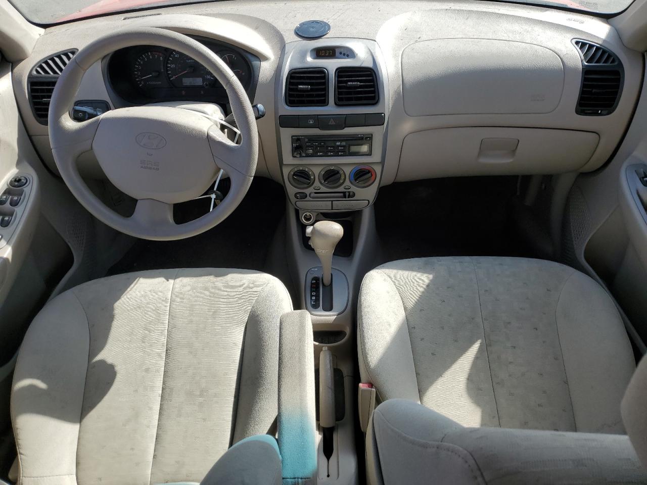 2005 Hyundai Accent - Image 8