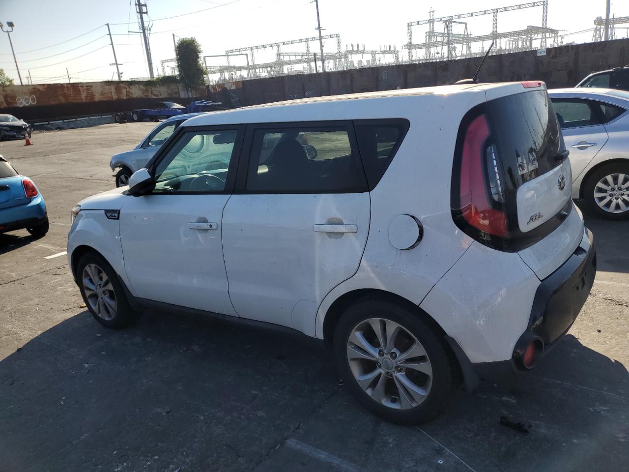 VIN KNDJP3A56G7242689 2016 KIA SOUL no.2