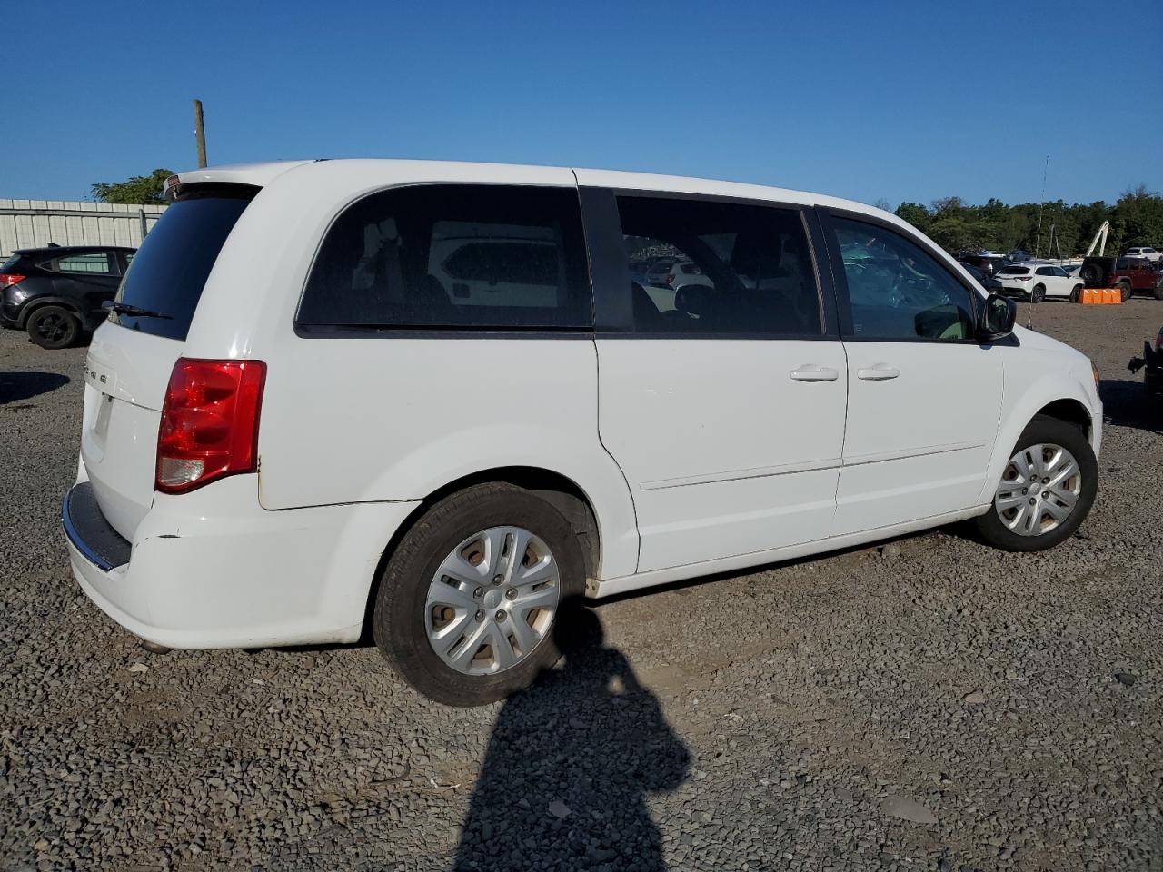 2016 Dodge Caravan - Image 3