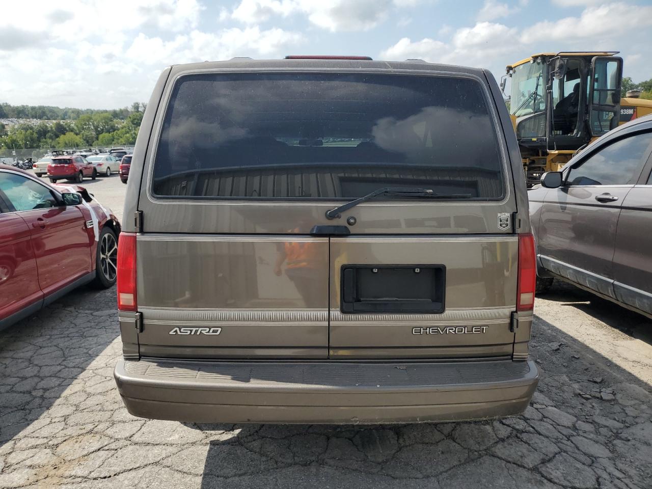 1GBEL19W2XB122033 1999 Chevrolet Astro