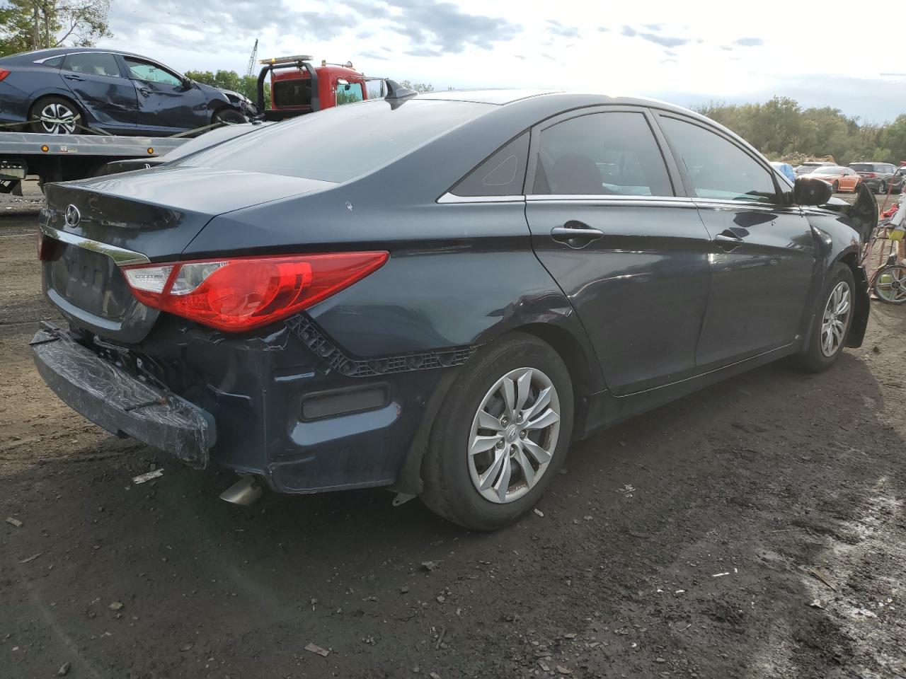 2011 Hyundai Sonata - Image 3