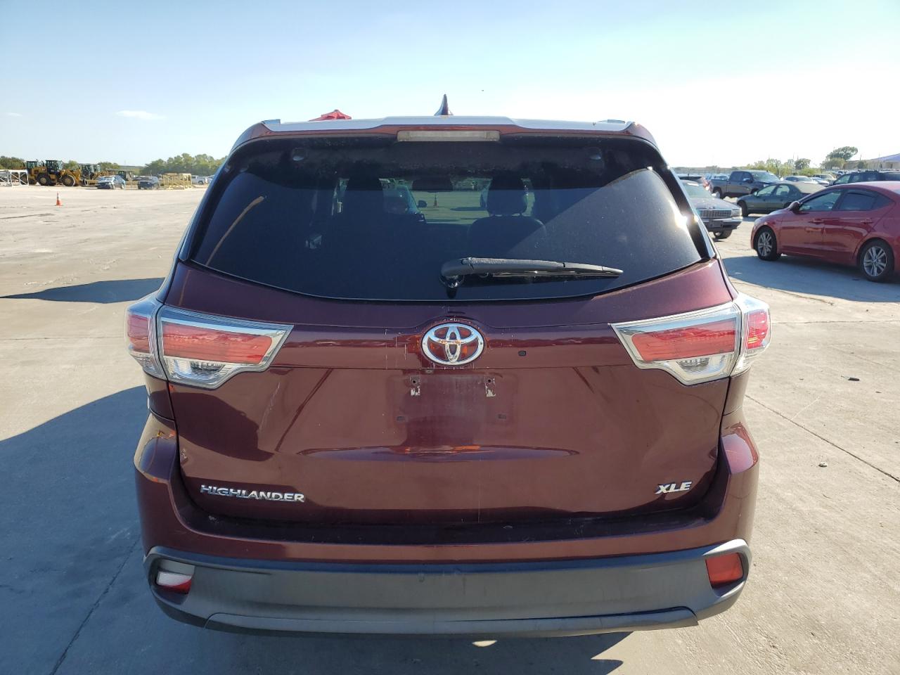 2016 Toyota Highlander Xle VIN: 5TDKKRFH4GS140340 Lot: 73318444