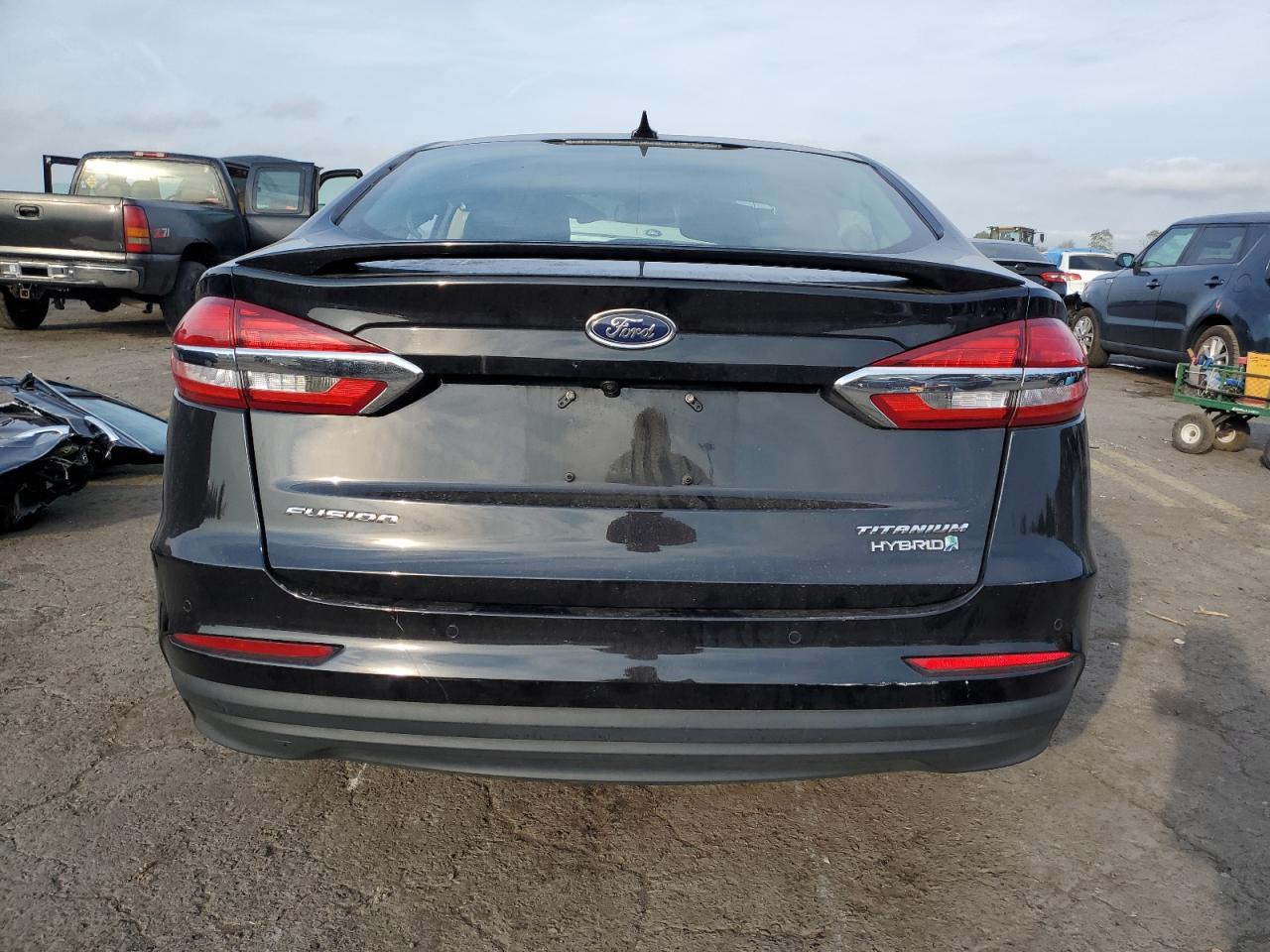 2019 Ford Fusion Titanium VIN: 3FA6P0RU0KR121633 Lot: 71829194