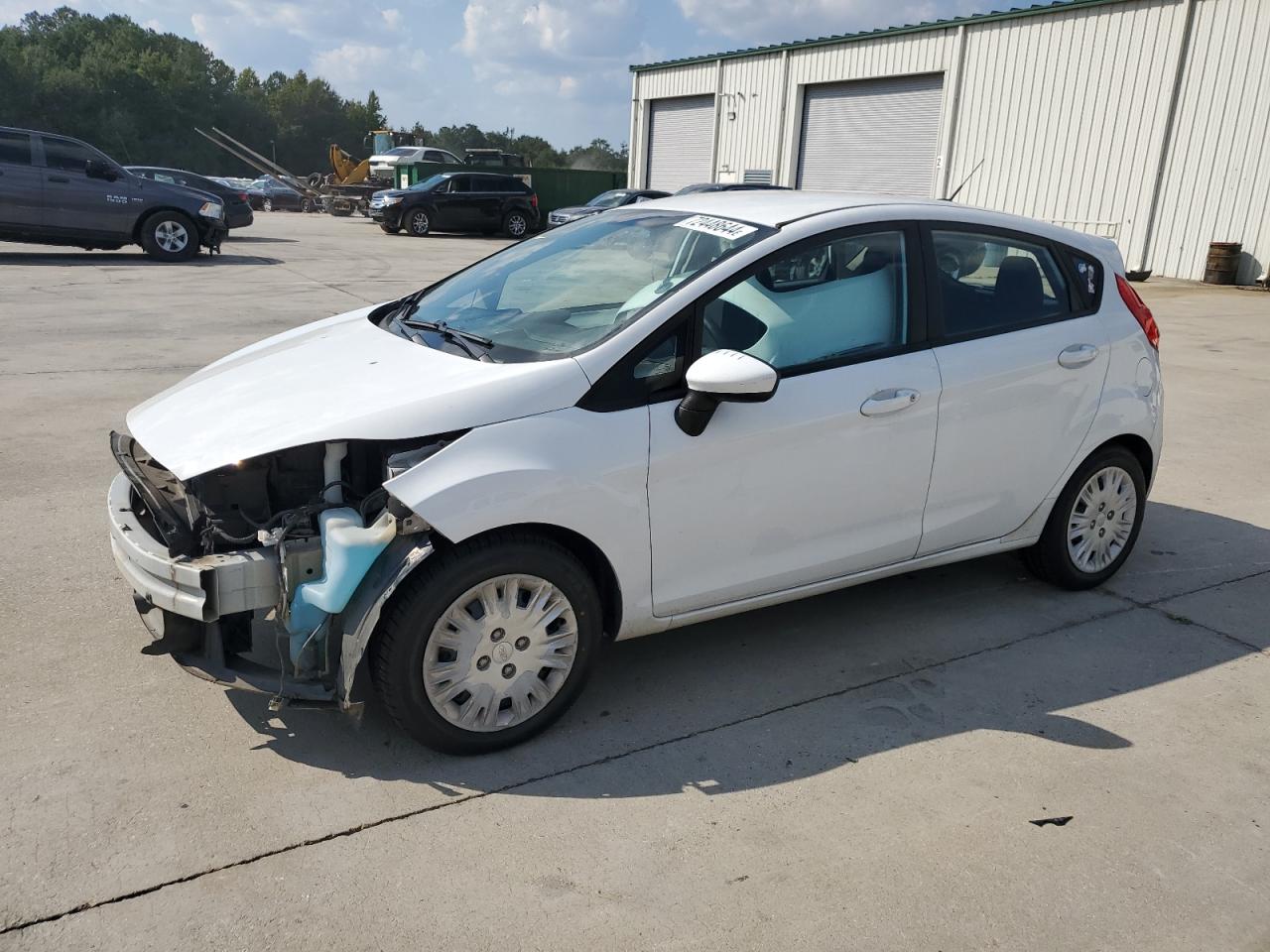 2015 Ford Fiesta - Image 1