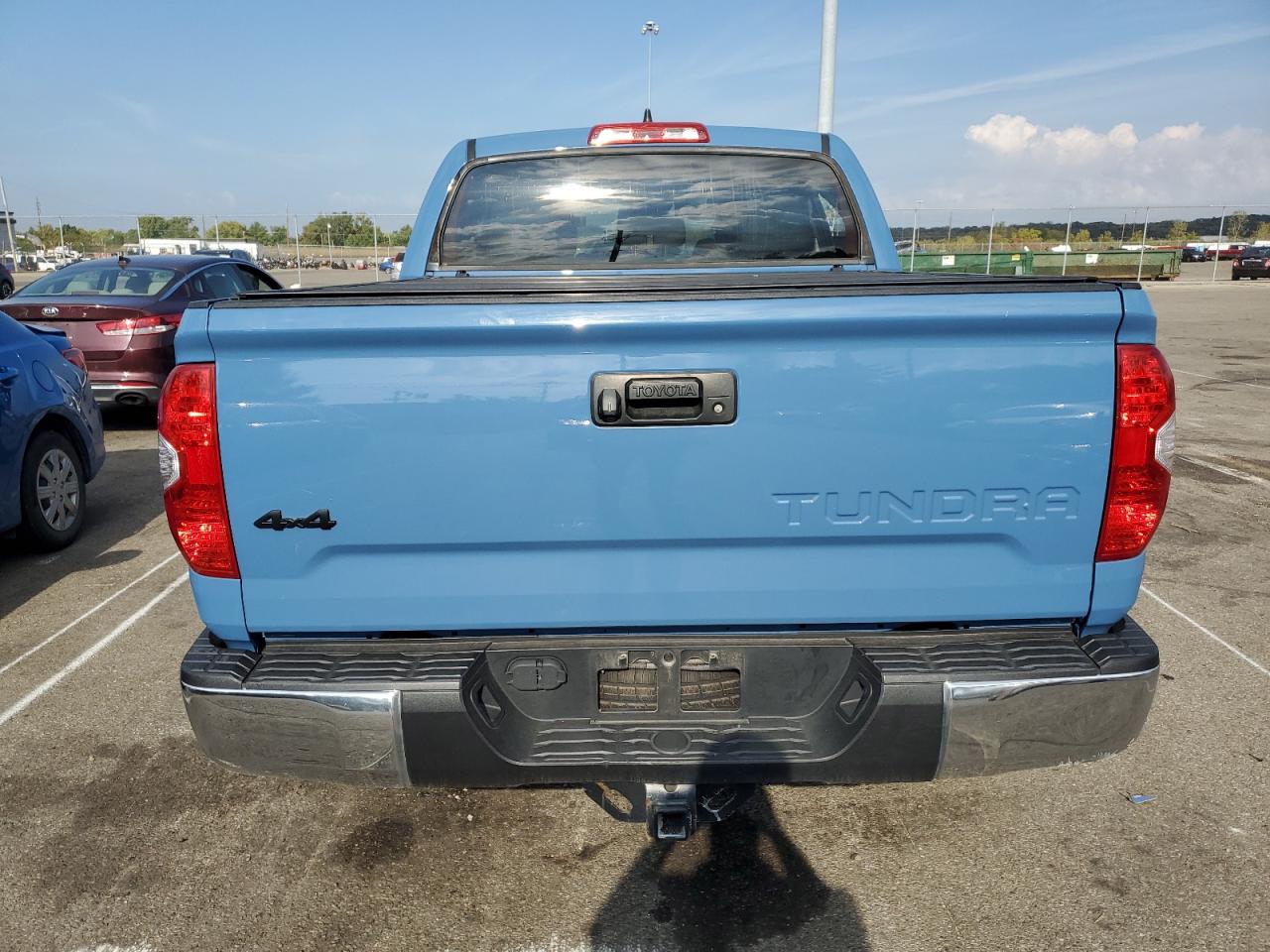 2020 Toyota Tundra Crewmax Sr5 VIN: 5TFDY5F12LX946555 Lot: 70170484