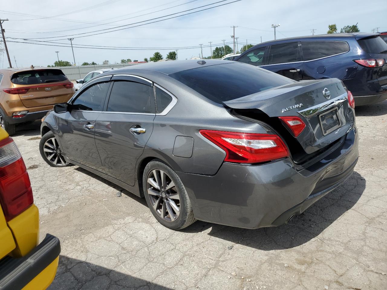 1N4AL3AP0HC248046 2017 NISSAN ALTIMA - Image 2