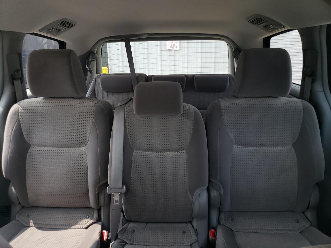 2010 Toyota Sienna - Image 10