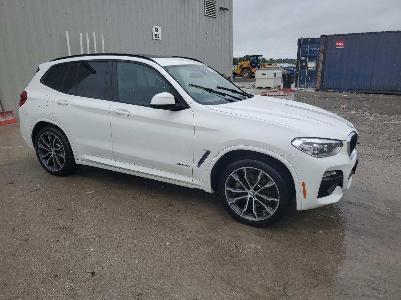 VIN 5UXTR9C50JLC82107 2018 BMW X3 no.4