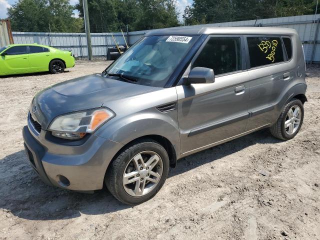 2010 Kia Soul +