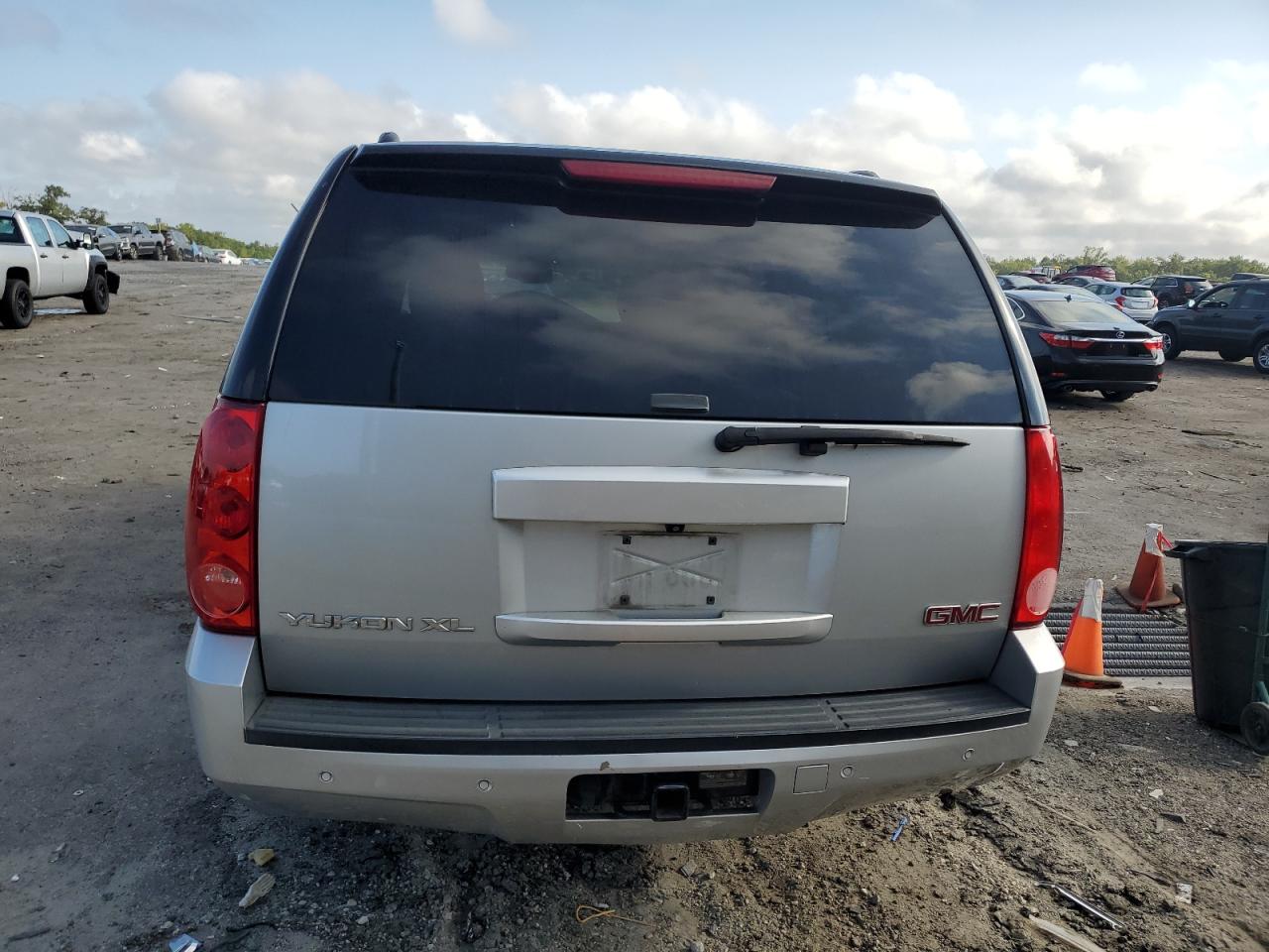2013 GMC Yukon - Image 6