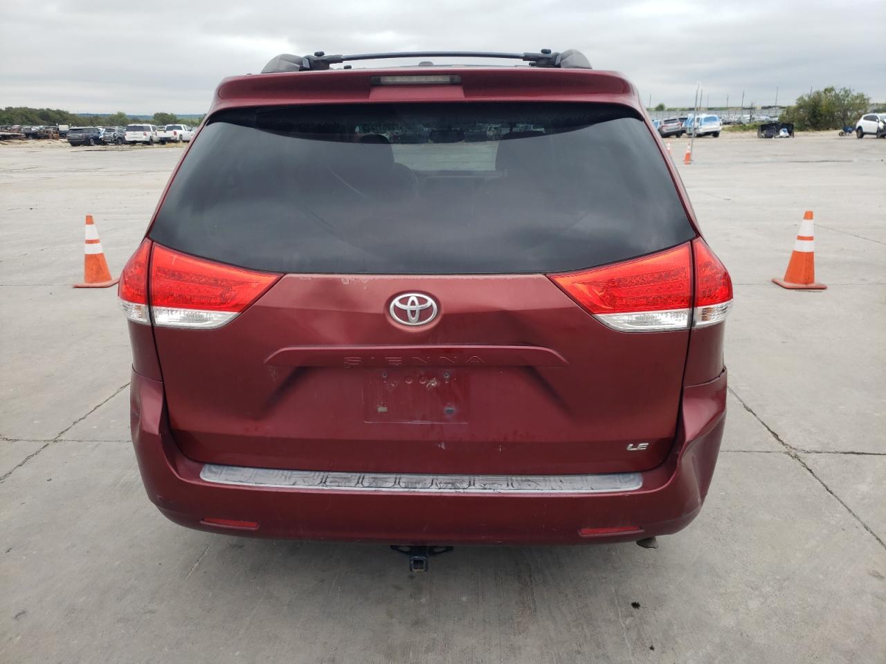 5TDKK3DC0BS104903 2011 Toyota Sienna Le